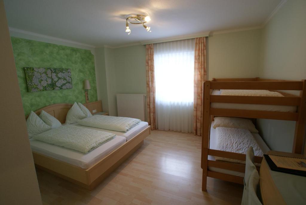 Gasthof Hotel Zur Post Ferlach Pokoj fotografie
