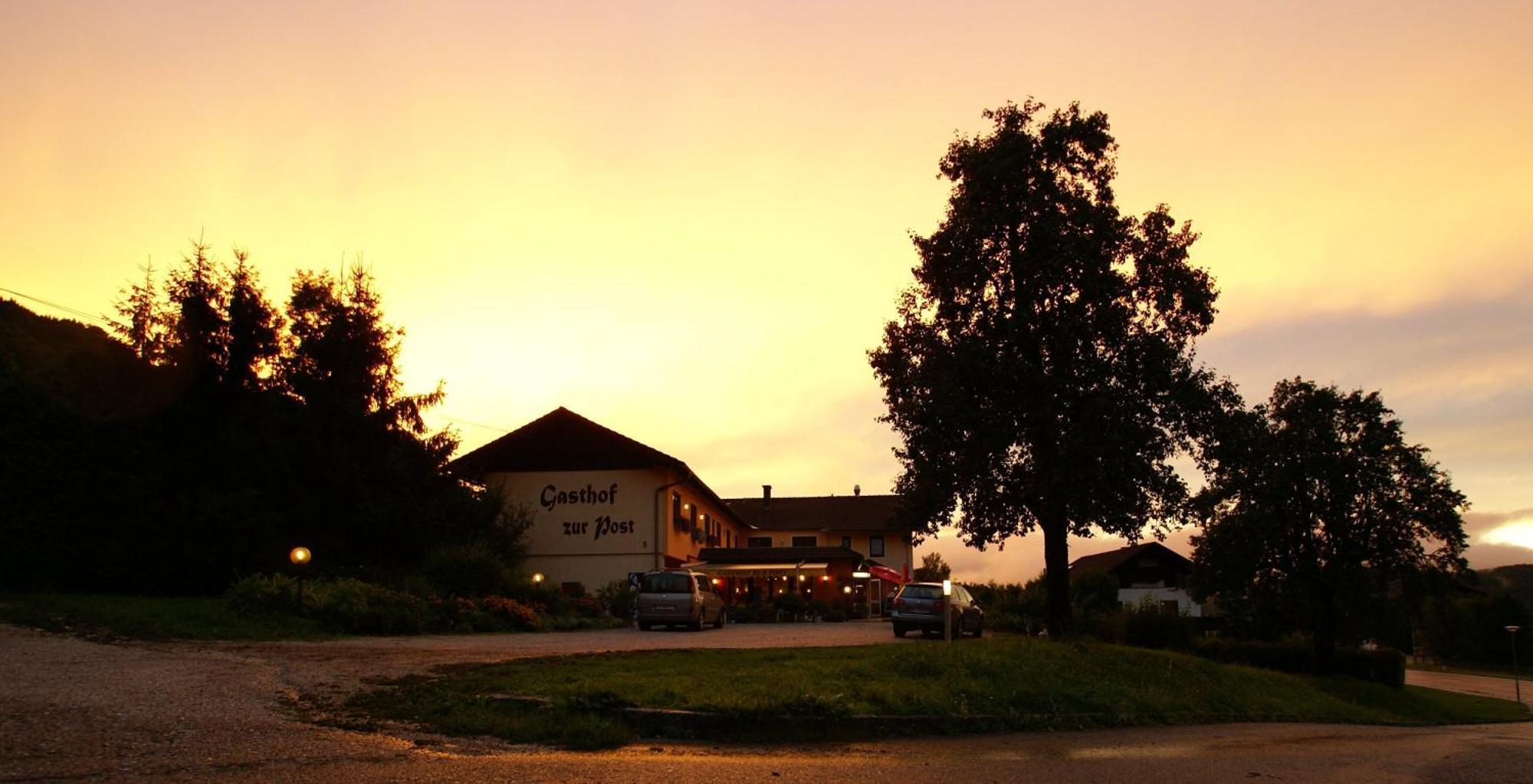 Gasthof Hotel Zur Post Ferlach Exteriér fotografie