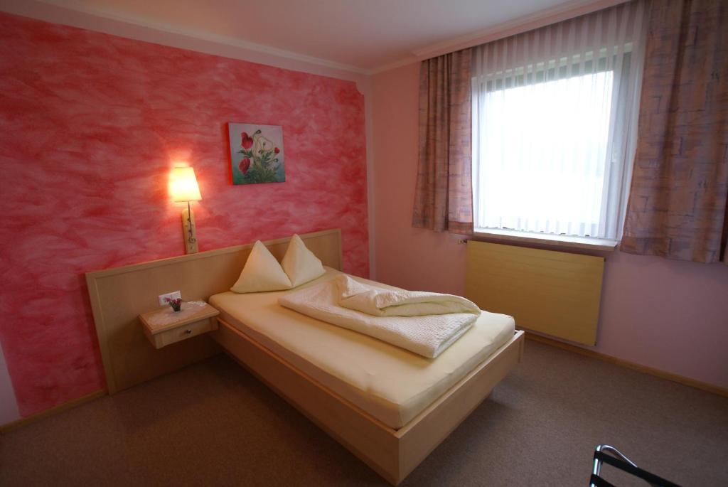 Gasthof Hotel Zur Post Ferlach Exteriér fotografie